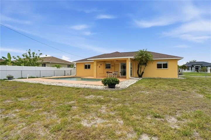 919 18th Ter, Cape Coral, Florida 33909