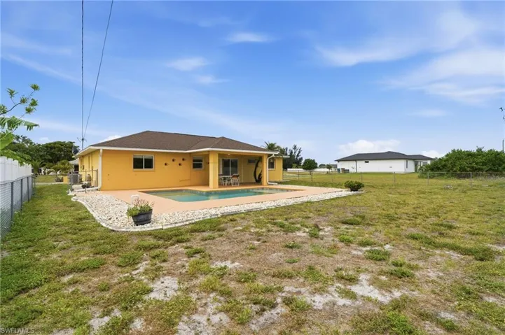 919 18th Ter, Cape Coral, Florida 33909