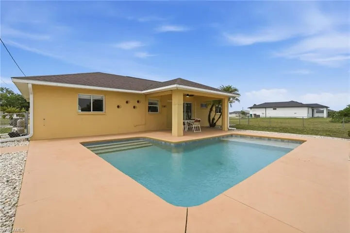 919 18th Ter, Cape Coral, Florida 33909