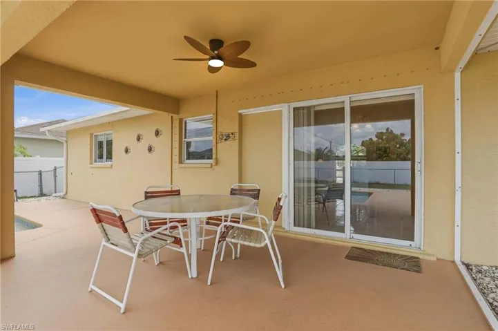 919 18th Ter, Cape Coral, Florida 33909