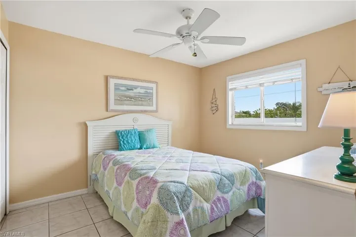 919 18th Ter, Cape Coral, Florida 33909