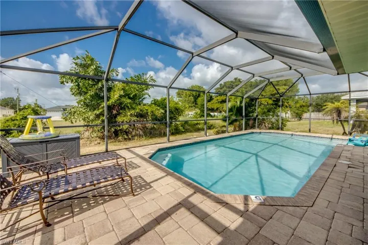 1728 Sw 15th St, Cape Coral, Florida 33991