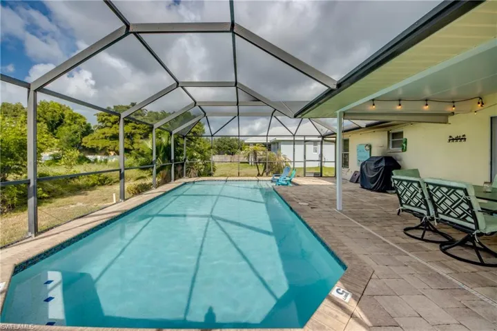 1728 Sw 15th St, Cape Coral, Florida 33991