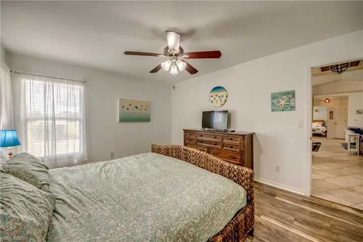 1728 Sw 15th St, Cape Coral, Florida 33991