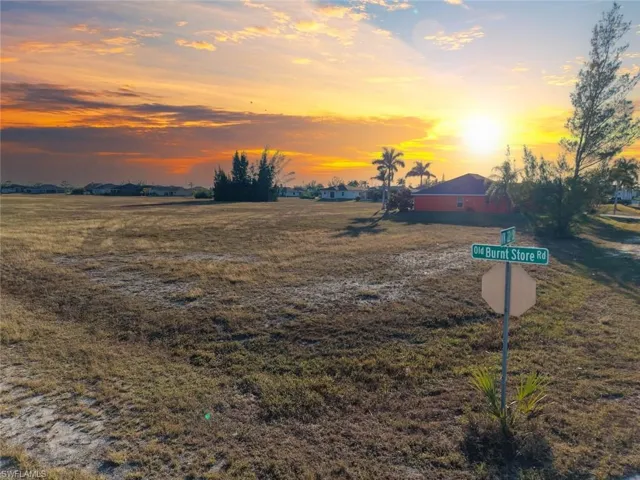 4002 NW 22nd St Cape Coral, FL 33993
