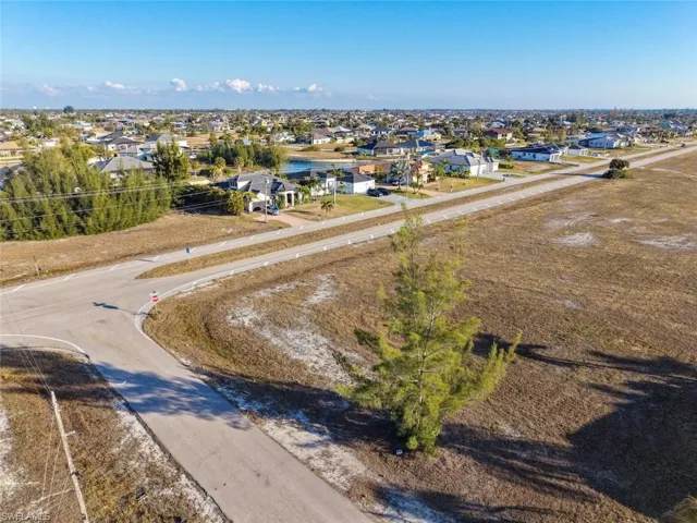 4002 NW 22nd St Cape Coral, FL 33993