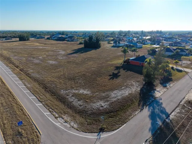 4002 NW 22nd St Cape Coral, FL 33993