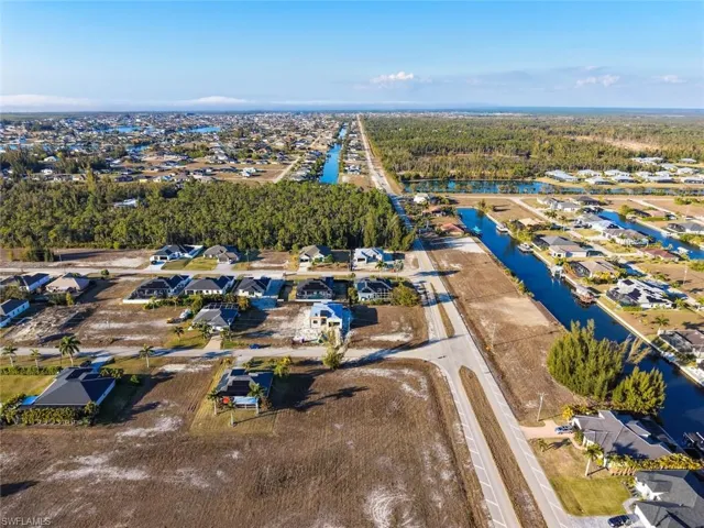 4002 NW 22nd St Cape Coral, FL 33993
