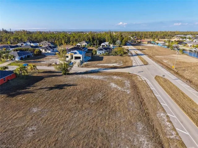 4002 NW 22nd St Cape Coral, FL 33993