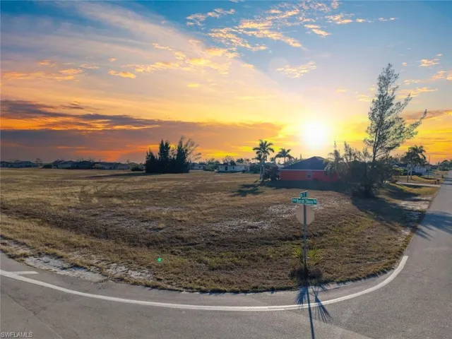 4002 NW 22nd St Cape Coral, FL 33993