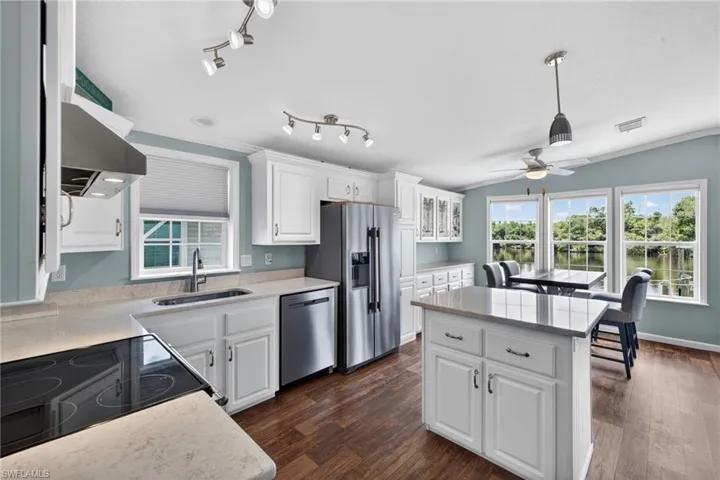 39 Channel Ln, Fort Myers, Florida 33905