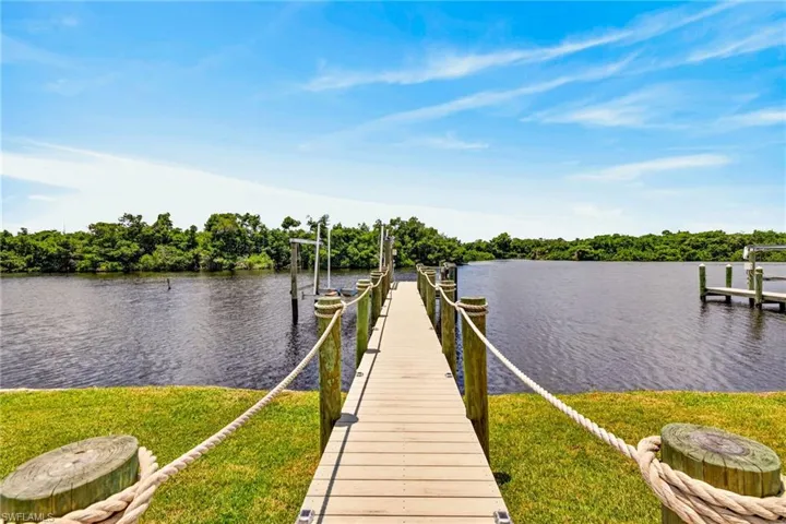 39 Channel Ln, Fort Myers, Florida 33905