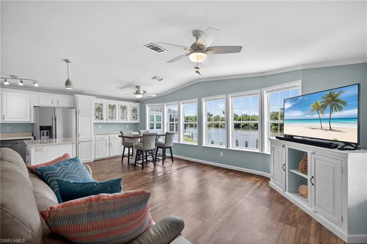 39 Channel Ln, Fort Myers, Florida 33905