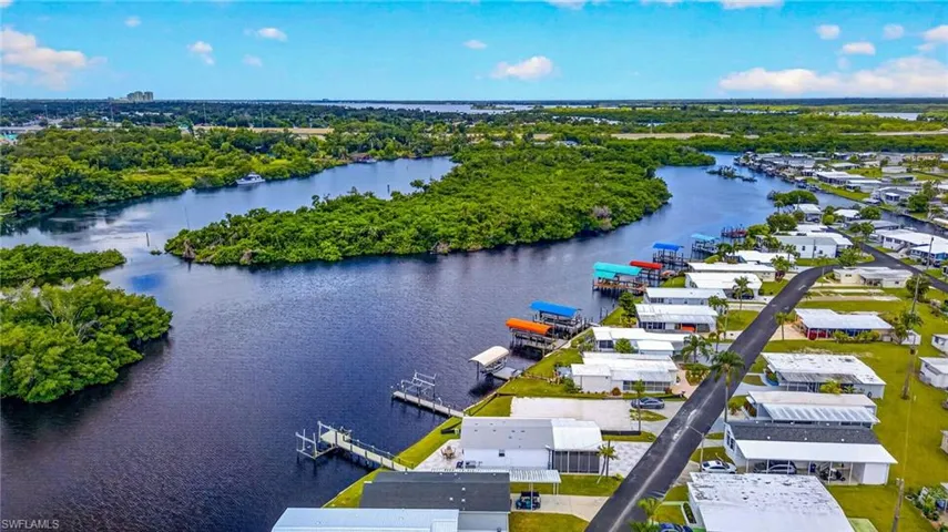 39 Channel Ln, Fort Myers, Florida 33905