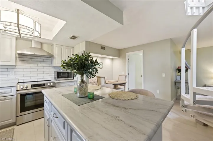 16001 Amberwood Lake Ct 1, Fort Myers, Florida 33908