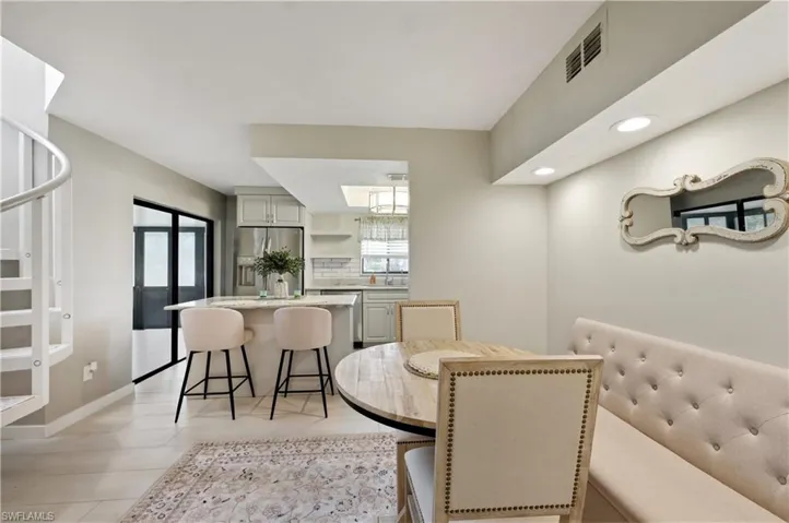 Dining & Kitchen