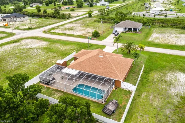 Birds eye view of property
