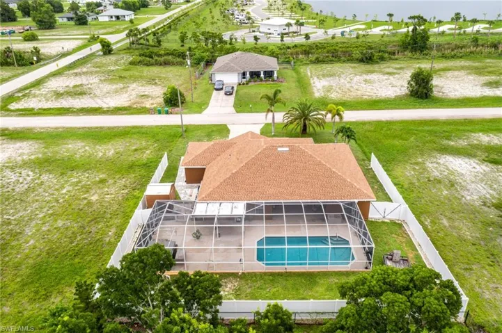 Birds eye view of property