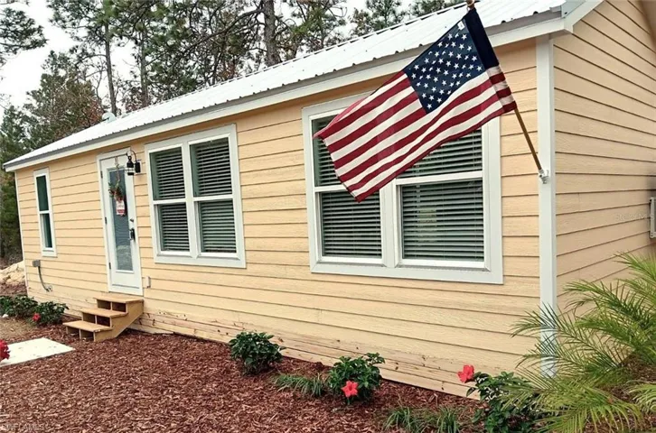 View of home's exterior