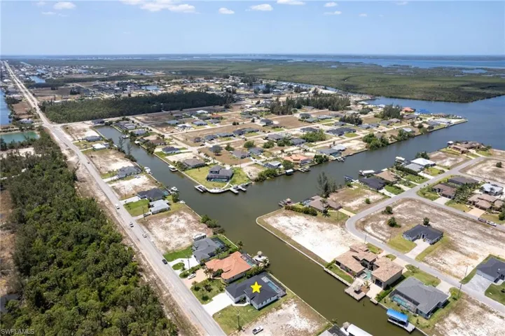 2702  Old Burnt Store N RD, Cape Coral, FL 33993