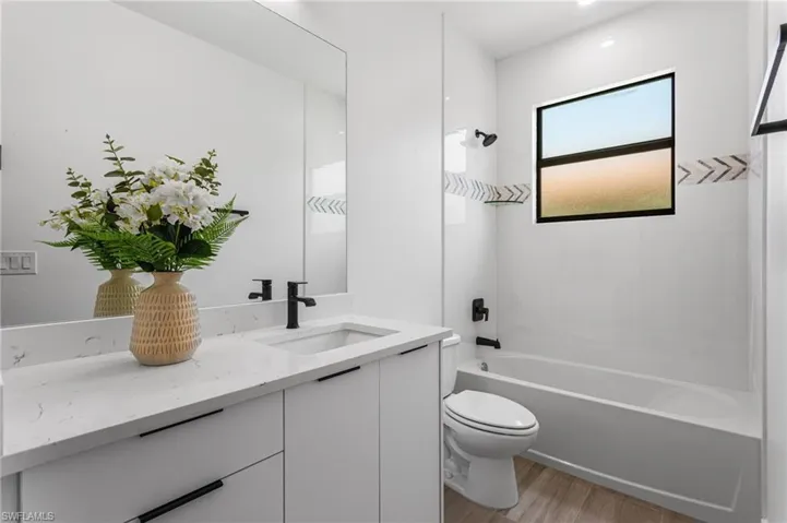 3rd Bathroom - Hallway