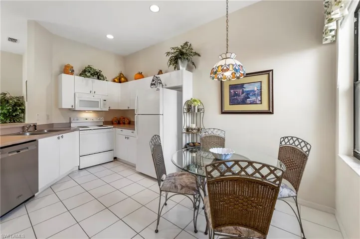 166 Vintage Cir 201, Naples, Florida 34119