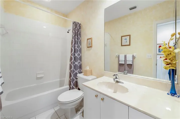 166 Vintage Cir 201, Naples, Florida 34119