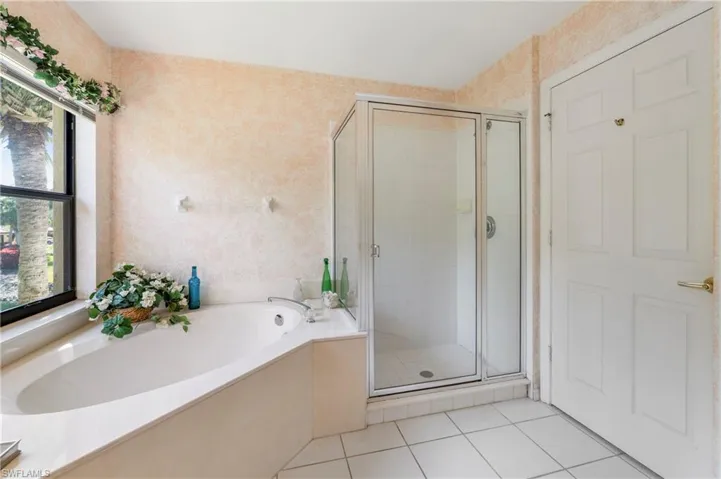 166 Vintage Cir 201, Naples, Florida 34119