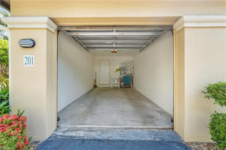 166 Vintage Cir 201, Naples, Florida 34119