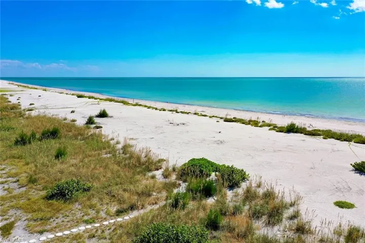 4717 Rue Belle Mer, Sanibel, Florida 33957