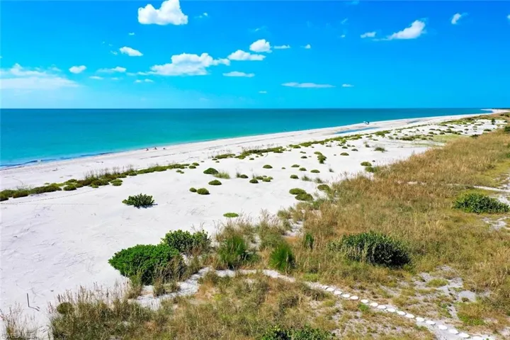 4717 Rue Belle Mer, Sanibel, Florida 33957