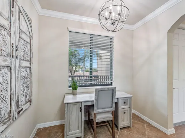 Kitchen nook with desk overlooking Giaveno pool