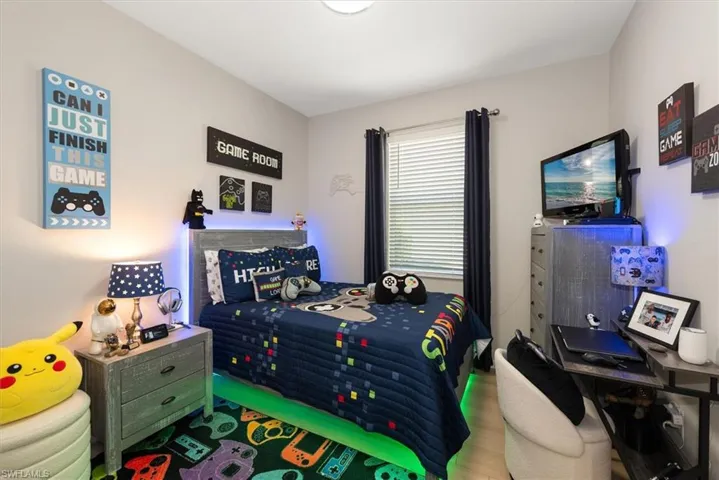 16095 Palmetto Prairie Dr, Alva, Florida 33920