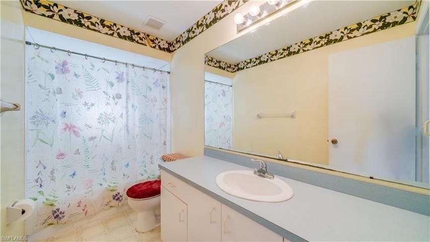 2700 SW 32nd ST, CAPE CORAL FL 33914