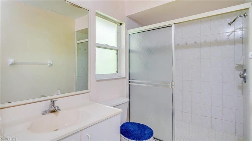 2700 SW 32nd ST, CAPE CORAL FL 33914