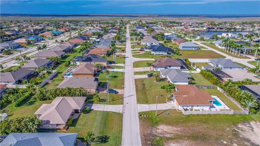 2700 SW 32nd ST, CAPE CORAL FL 33914