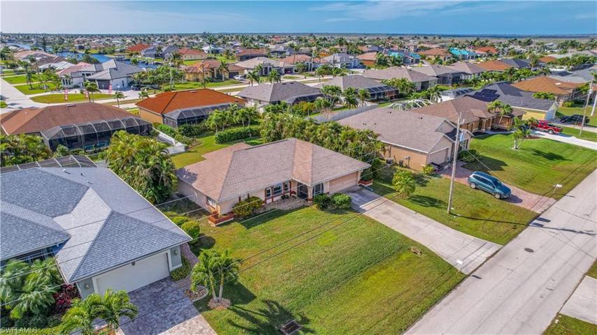 2700 SW 32nd ST, CAPE CORAL FL 33914