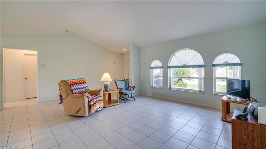 2700 SW 32nd ST, CAPE CORAL FL 33914