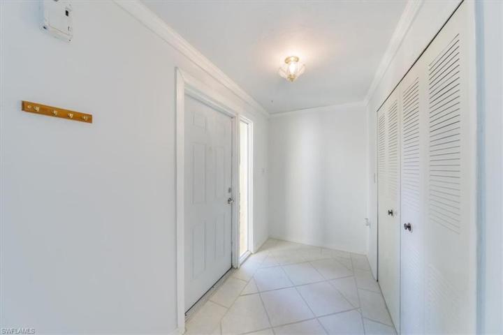 insode front entry