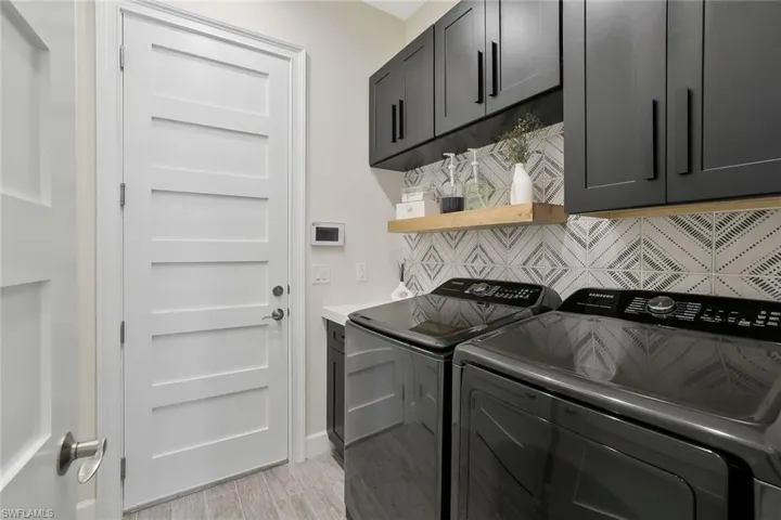 5665 Highbourne Dr, Naples, Florida 34113