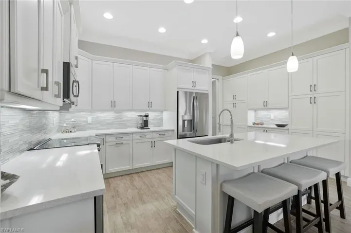 5665 Highbourne Dr, Naples, Florida 34113