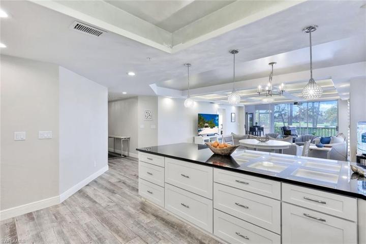 Crystal pendant lighting accent