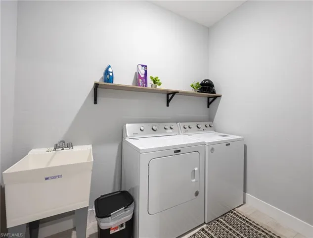 1001 SW 37th ST, CAPE CORAL FL 33914