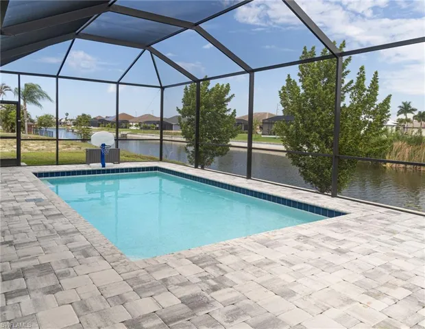 1001 SW 37th ST, CAPE CORAL FL 33914