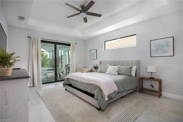 1001 SW 37th ST, CAPE CORAL FL 33914