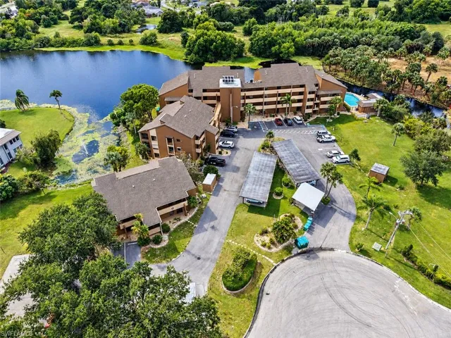 2065 W Lakeview Blvd 5, North Fort Myers, Florida 33903