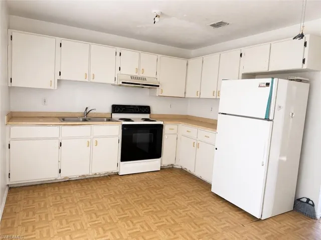 406 San Diego St, North Fort Myers, Florida 33903