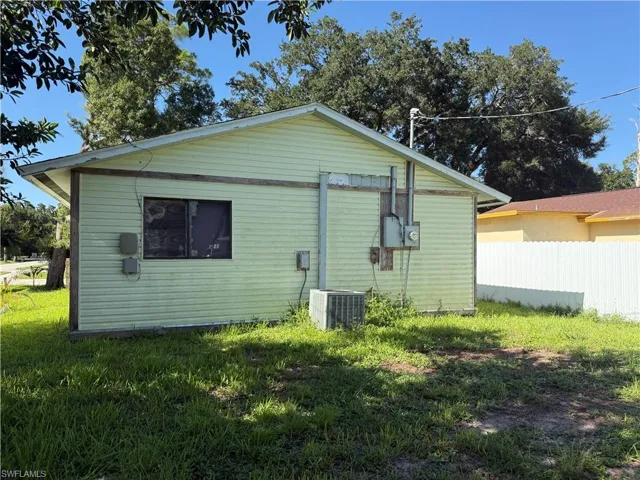 406 San Diego St, North Fort Myers, Florida 33903