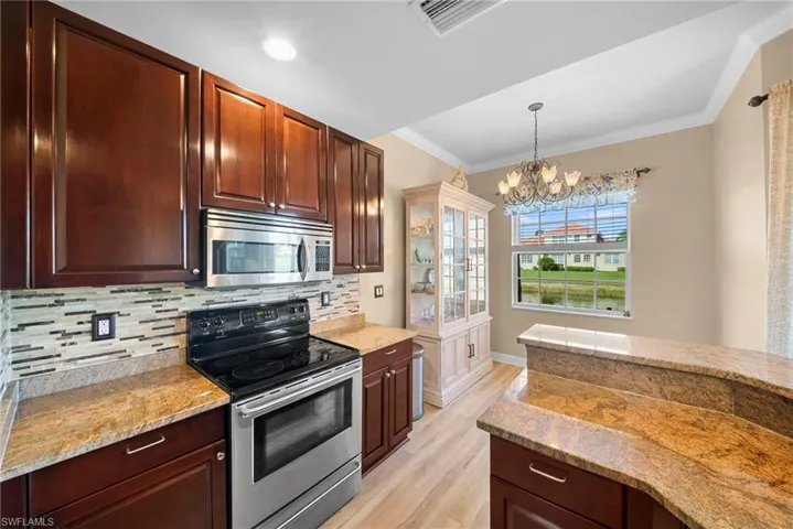 13861  Avon Park  CIR, Fort Myers, FL 33912