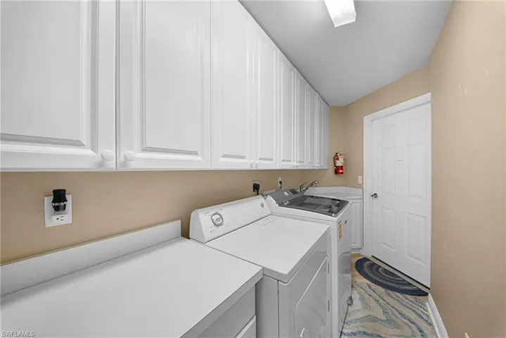 13861  Avon Park  CIR, Fort Myers, FL 33912